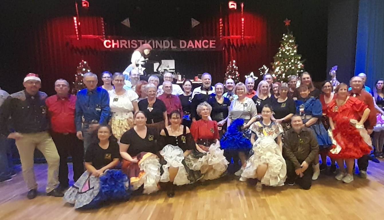 Mit 34 Tänzern beim Christkindl Dance 2025